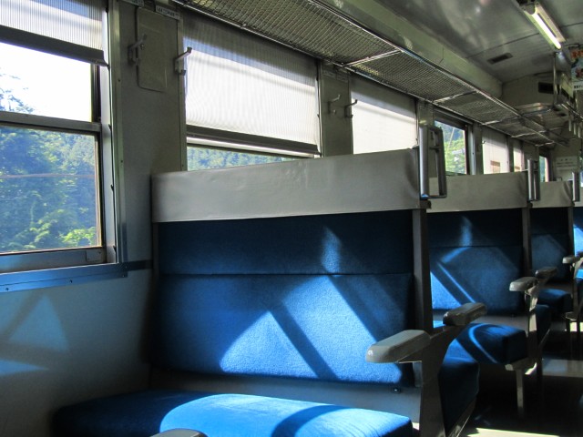 キハ40系5000番台車内