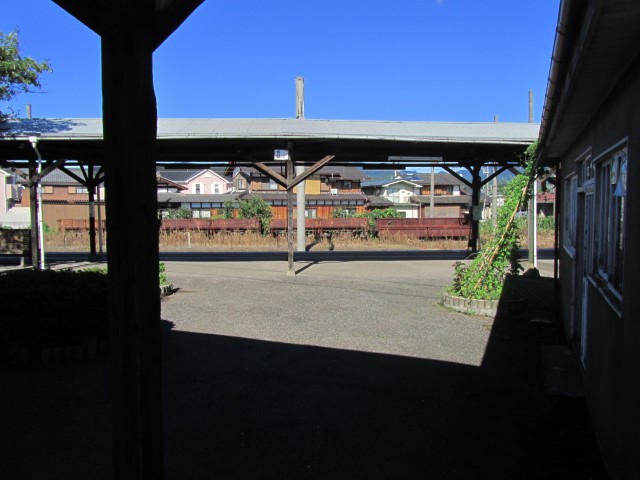 高宮駅構内